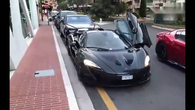 超级跑车过中国高速收费站，车主真后悔没装ETC！  ​