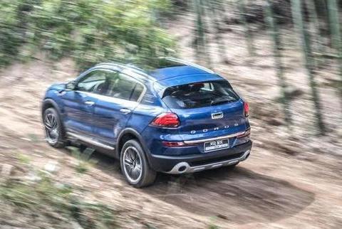 这台国产SUV降价3万销量暴涨，欧洲五星安全，品质不输途观L