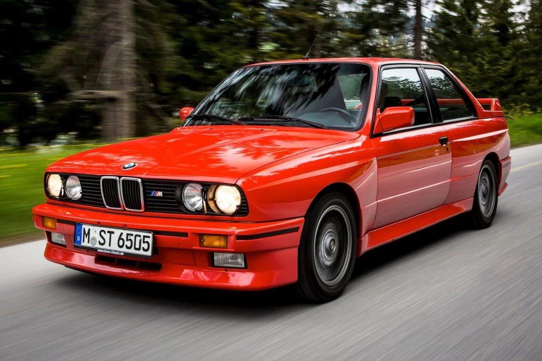 80年代除了送豆腐的AE86，这9款神车也同样值得纪念！