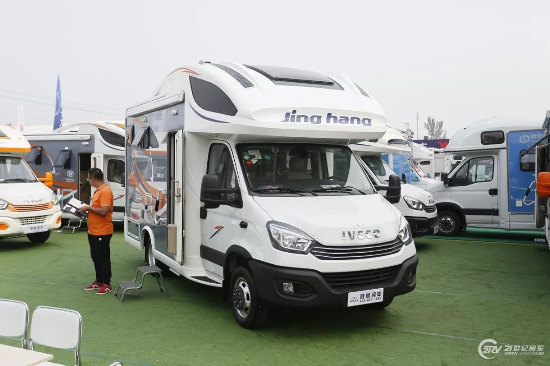 预算50-60万怎么选房车? 4款依维柯自行式C型房车推荐