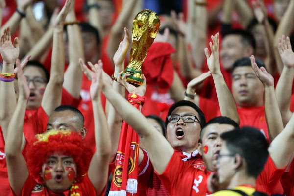 世界性难题:中国足球对比冰岛足球,到底差在哪