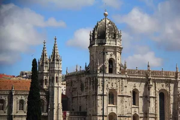 葡萄牙一年四季温度变化不大,是一个四季皆宜