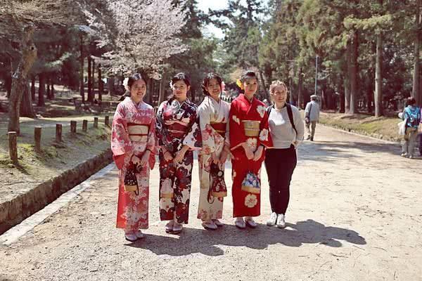 为什么日本人那么喜欢上海,数十万日本人定居