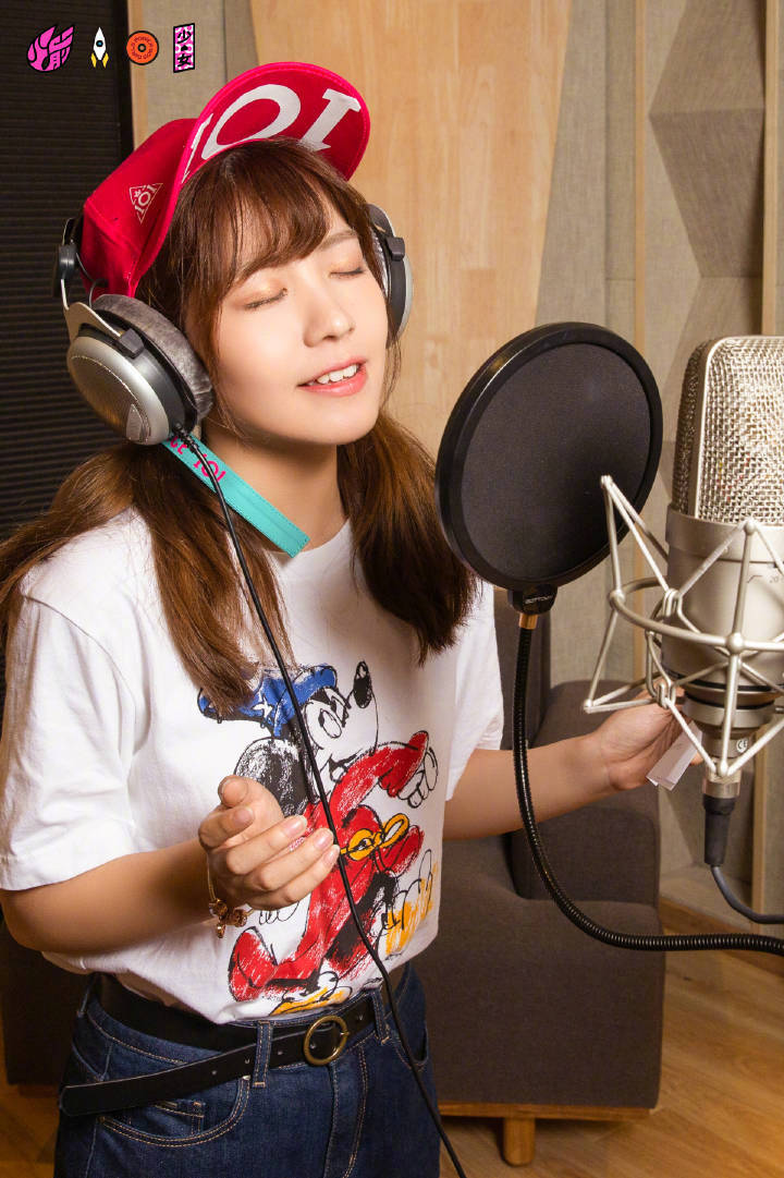 火箭少女101 首张EP第二首主打歌《Light》孟