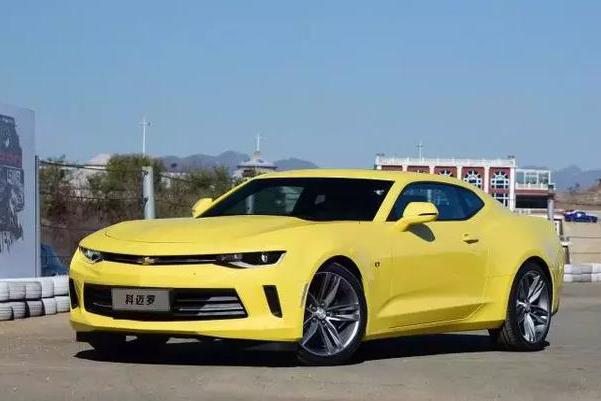 2米8的超长轴距，搭载2.0T+8AT发动机，百公里加速仅为5.9秒