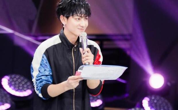 黄子韬成立个人公司,老爸曝光办公室,子韬爸爸