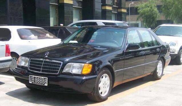 中国三大首富的车, 老干妈车一出差距就出来了!