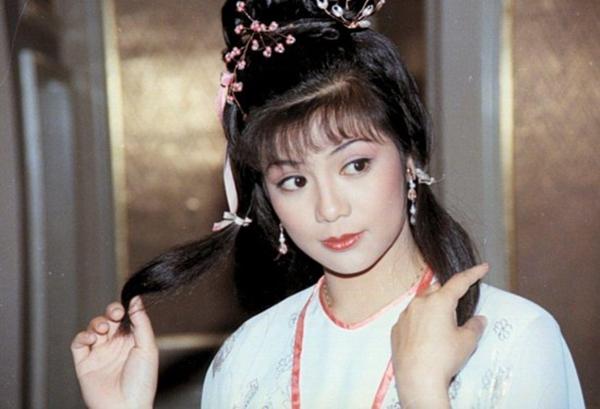 香港最帅的亲兄弟明星，他为妻子钟情一生，他却害一代影后自杀！