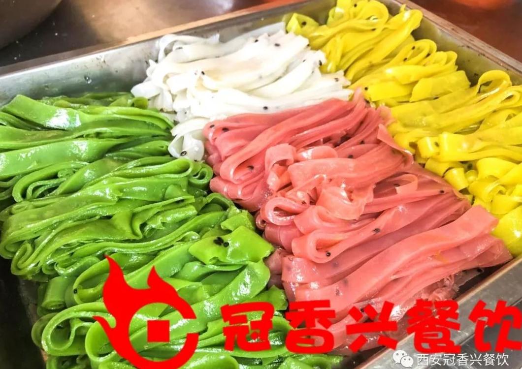 彩色果蔬凉皮技术培训彩色果蔬凉皮技术学习裹凉皮培训学习