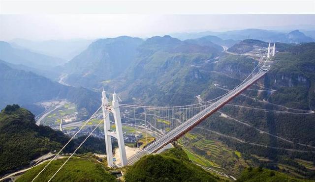 印度网评:中国人在云雾上开车,英国网友评论壮