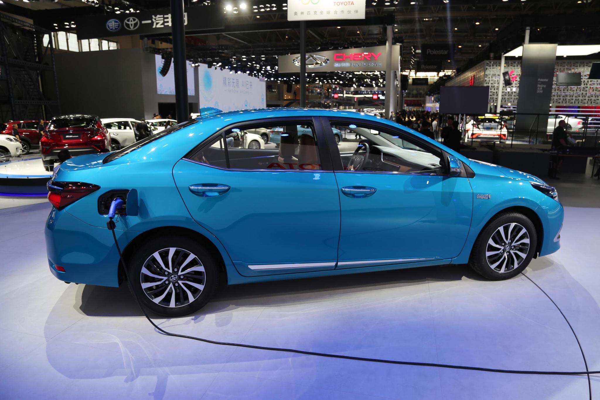 丰田卡罗拉COROLLA外插充电式混合动力版，深港澳车展华南首秀