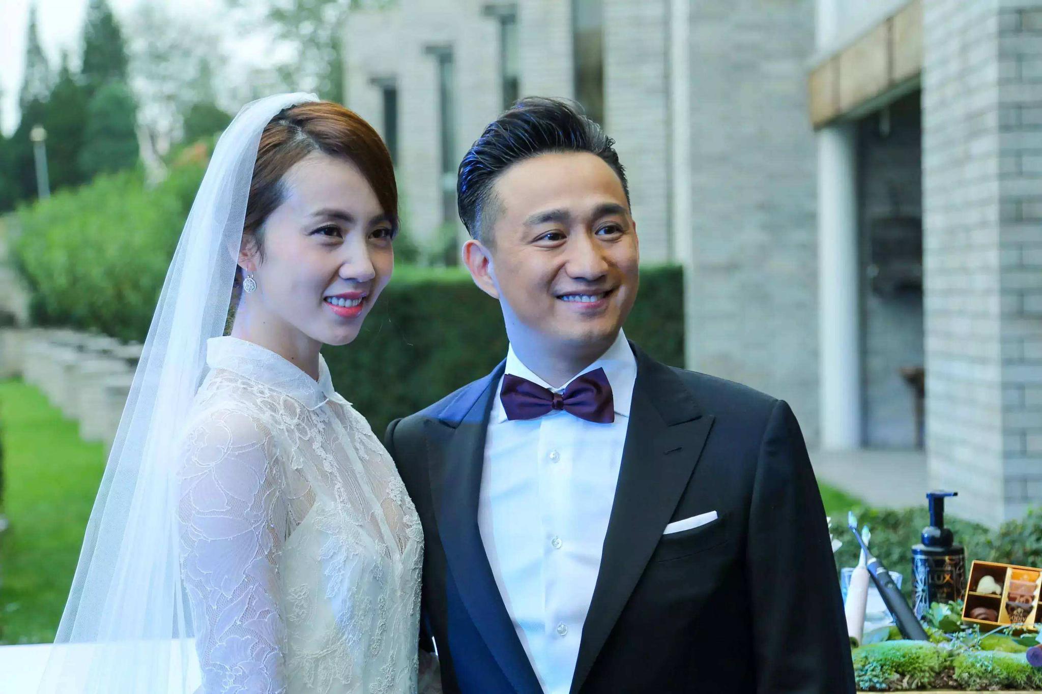 婚姻不易!这5对明星却实属“异类”，从无绯闻，从不炫耀!