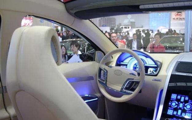 为了扭转局面,红旗终于出击了,发布了红旗H5和红旗U-Concept