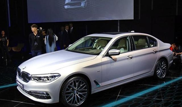 全新一代宝马5系将于6月28日正式上市, 奔驰E级还能笑多久