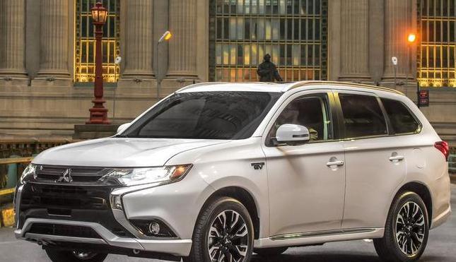 满满的黑科技! 内饰比肩宝马X7, 三菱这款车即将上市, 售20万!