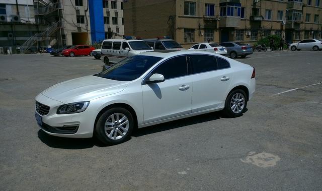 沃尔沃S60L提车感受, 小众豪车, 车主没开多远就发现2个缺点