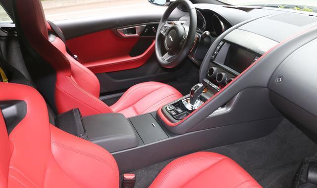 开辆超跑去大学, 车上放2元矿泉水, 5个小时竟