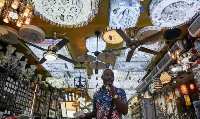 非洲小伙中国做生意, 在这娶妻生子后仍想回国