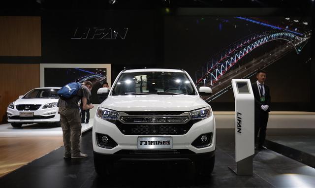 5万多，也能买到7座SUV，内饰做工好到惊人，车标不好看也忍了