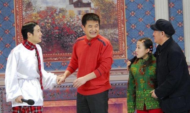 长相一般却家喻户晓,最近在出现风光不在