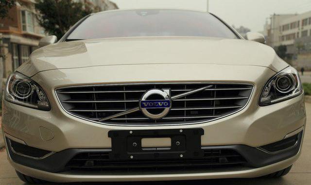 2.0T发动机驾驶轻松悬架硬胎压2.5座椅舒服电动调节很爽