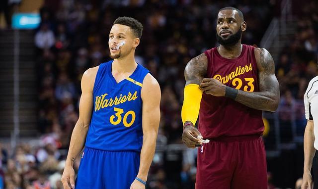 对于库里两亿合同! 詹姆斯认为薪水太低, 应该