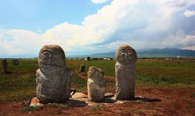 维吾尔族是不是一直信奉伊斯兰教?