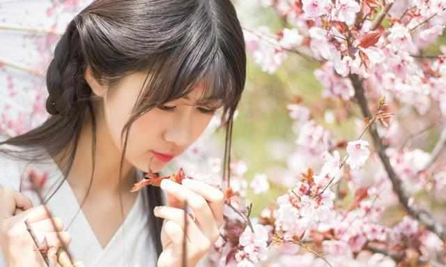 霸气又有杀气的古风句子,蛰龙已惊眠,一啸动千