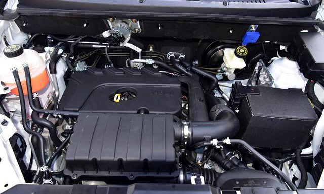 没人认识这车,外观像宝骏车标双头狮,自称8万