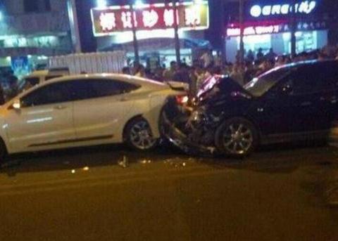 日系豪车不慎追尾国产车，未曾想这一撞让人彻底看清日系车面目