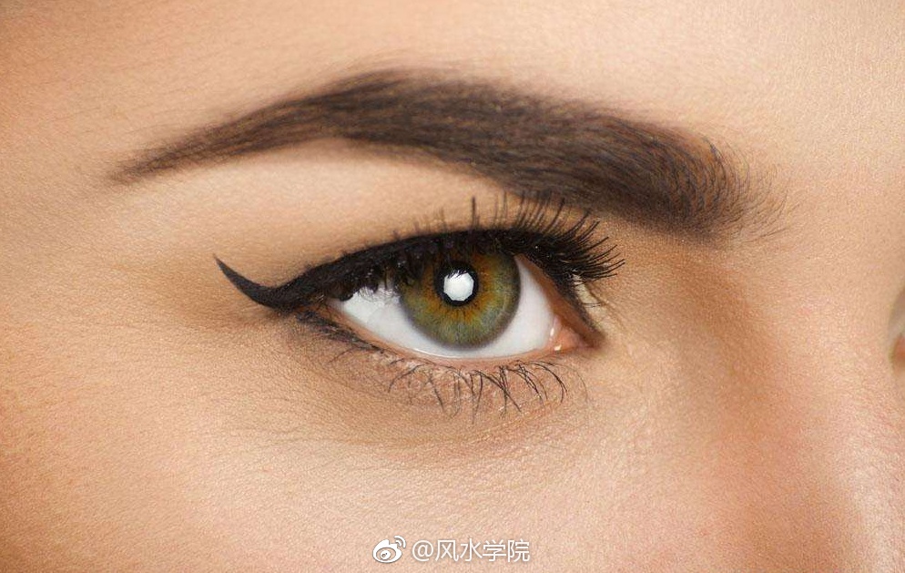 眉毛在相学里代表身体的肝胆,肝主怒