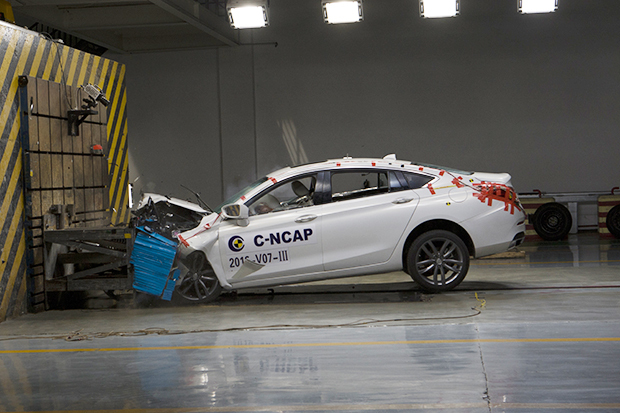 还想买纯电动车？看完最新发布的C-NCAP碰撞测试成绩再说！