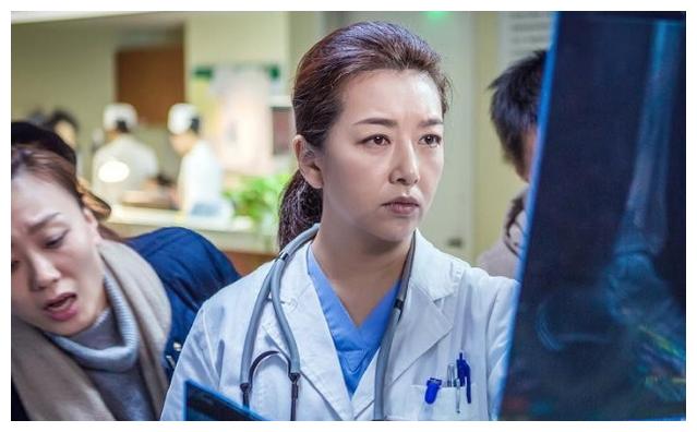 女纪委“内鬼”,给贪官下属当“姘头”,真实原因令人羞耻!