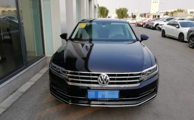 奥迪A6L的换标车型，上市卖35万买不起，如今降价10万没人买！