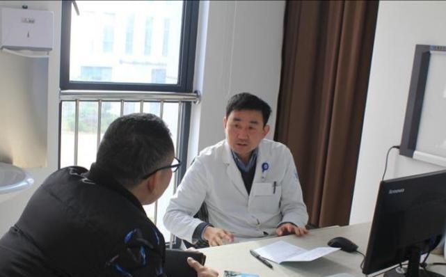 哈尔滨游泳教练婚后4年妻子不孕, 医生说是因