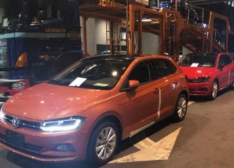 大众换代POLO实车现身，尺寸大增直逼高尔夫，本田飞度要哭了