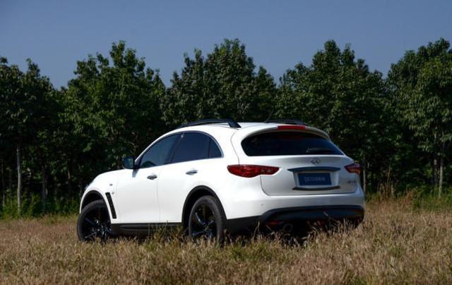 看外观要100万，看内饰要70万，价结果一看车标，8万