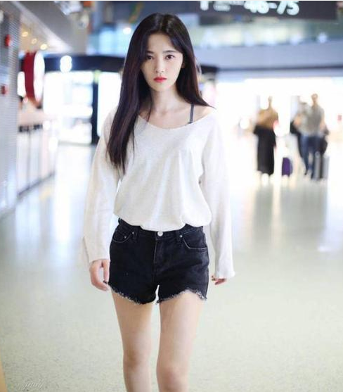 身高不到一米六的女星尴尬吗？网友：最后一个是怎么进娱乐圈的