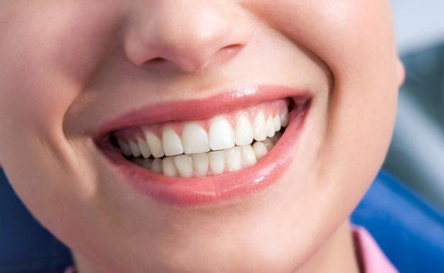 牙龈萎缩危害大,这3个原因可能会导致牙龈萎缩