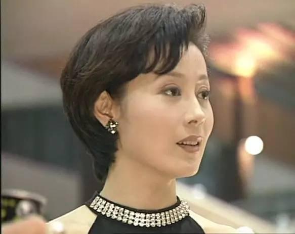 1955年出生的女明星,1960年出生的女明星 同为1955年出生的女星,奚美娟,刘晓庆,邬倩倩都没她看着年轻