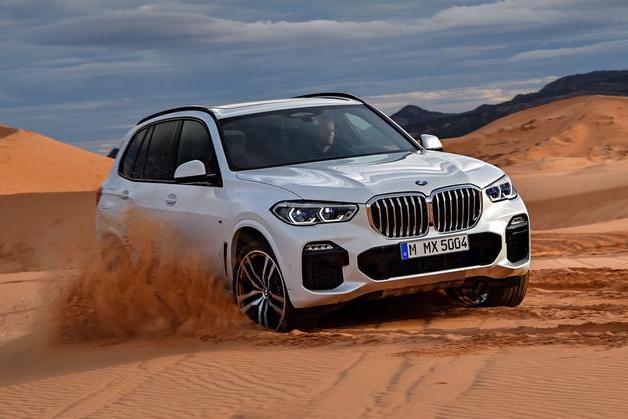 全新一代宝马X5看过奥迪Q8微微一笑：公路之王SUV称号还是我的