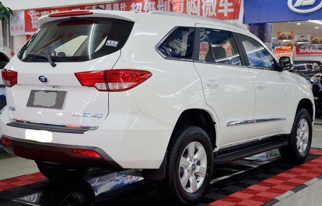 最良心硬派SUV,比普拉多霸气,非承载车身配四驱,顶配不足15万