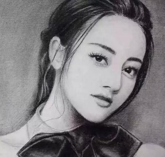 四大女星素描照,杨颖清纯,热巴可爱,最完美的是