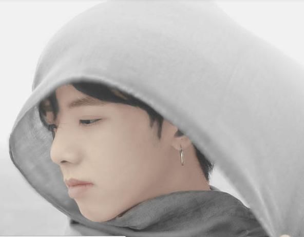 华晨宇后于朦胧也取关了天娱,网友:一手好牌打