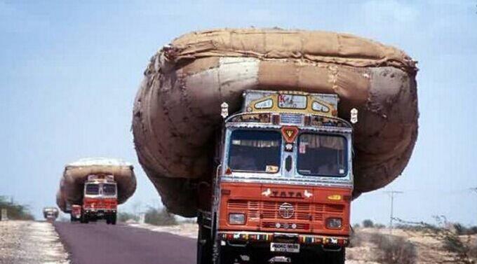 印度的货车司机工资高, 但寂寞无聊, 钱都用来找