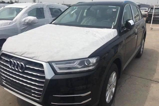 奥迪q7裸车价格跌到56.5万，车迷们听到全兴奋了