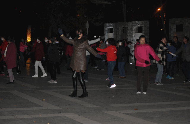群魔乱舞,大妈的专属娱乐?这么想广场舞,你就out了