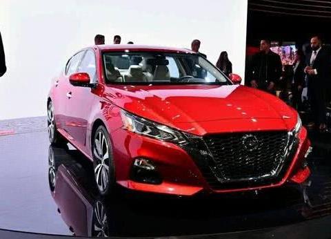 力拼迈腾帕萨特十几年，终于开窍了！新车比奥迪A7还拉风