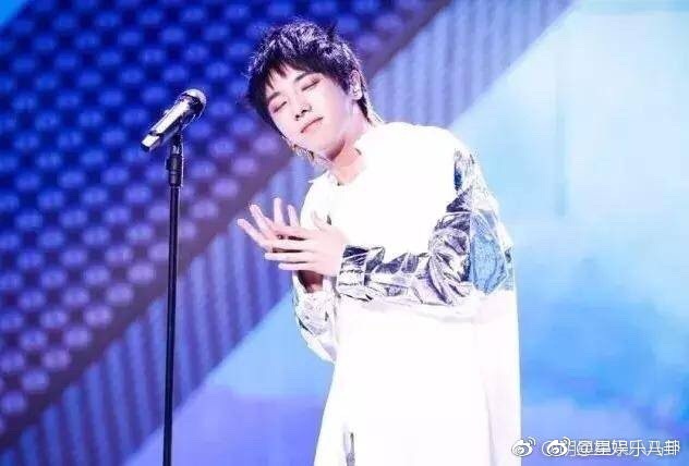 华晨宇《异类》登顶台湾五大金榜华语专辑销量