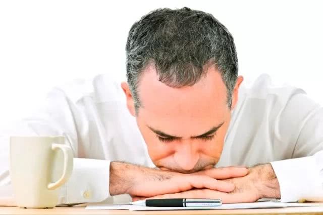 白头发长在哪里最危险 这三个部位预示着疾病